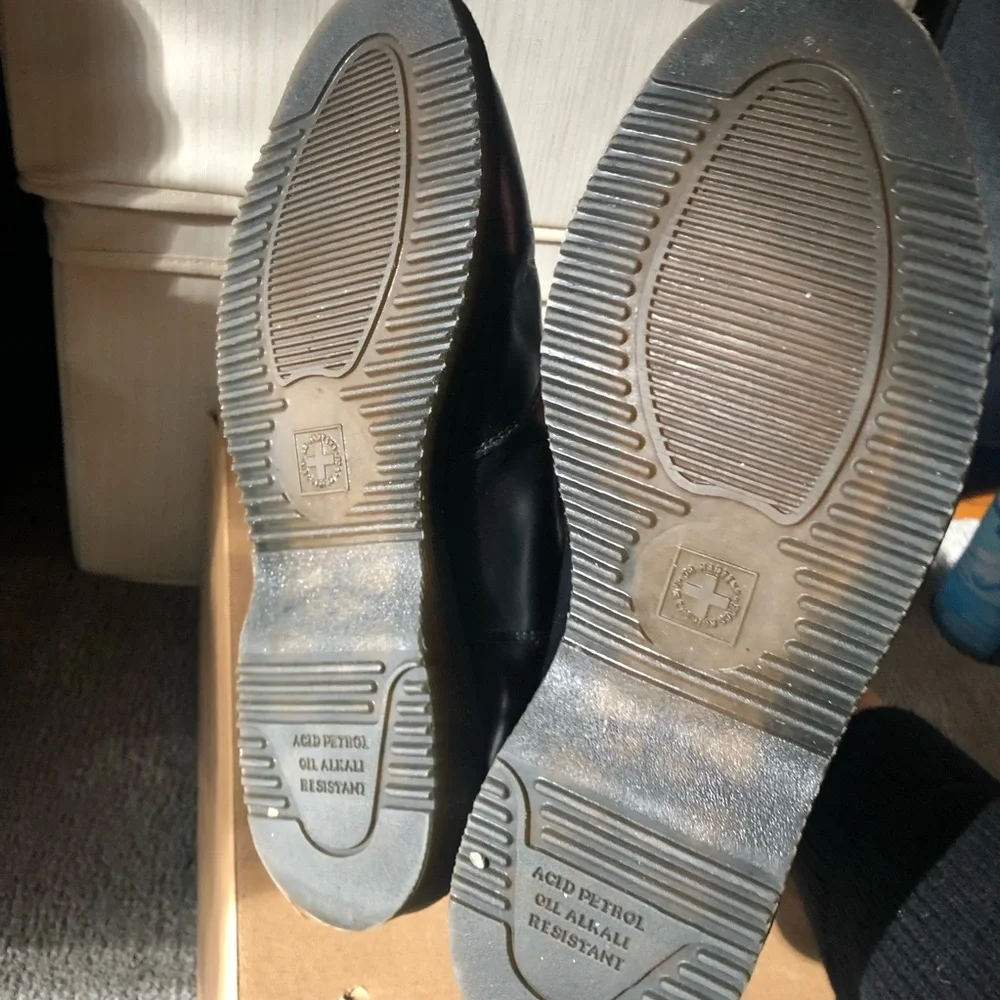 DR. MARTENS/DOC MARTENS Flora Chelsea Boot (Black Polished Smooth Leather) - Picture 7 of 8